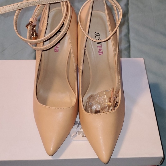 Heels - Picture 2 of 4